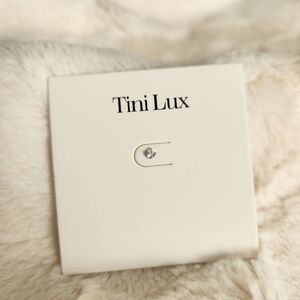 Tiny Lux Single Crystal Flat Back Earring (One)